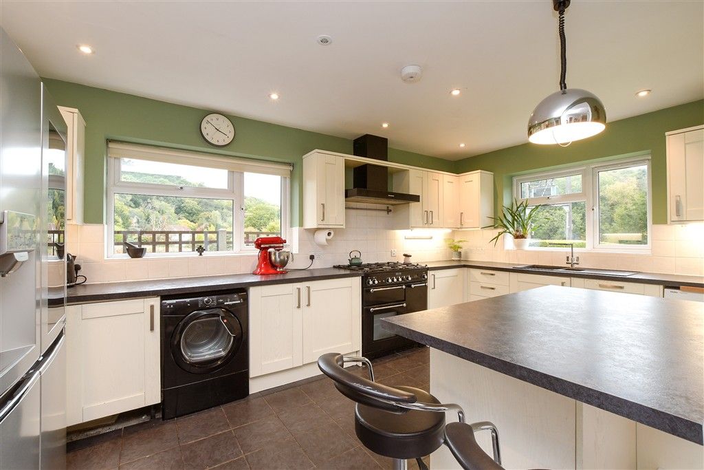 Property photo 2 of 18 Kitchen