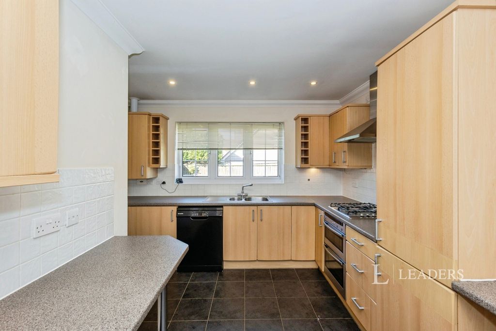 Property photo 3 of 18 Pbox-Img.Jpg
