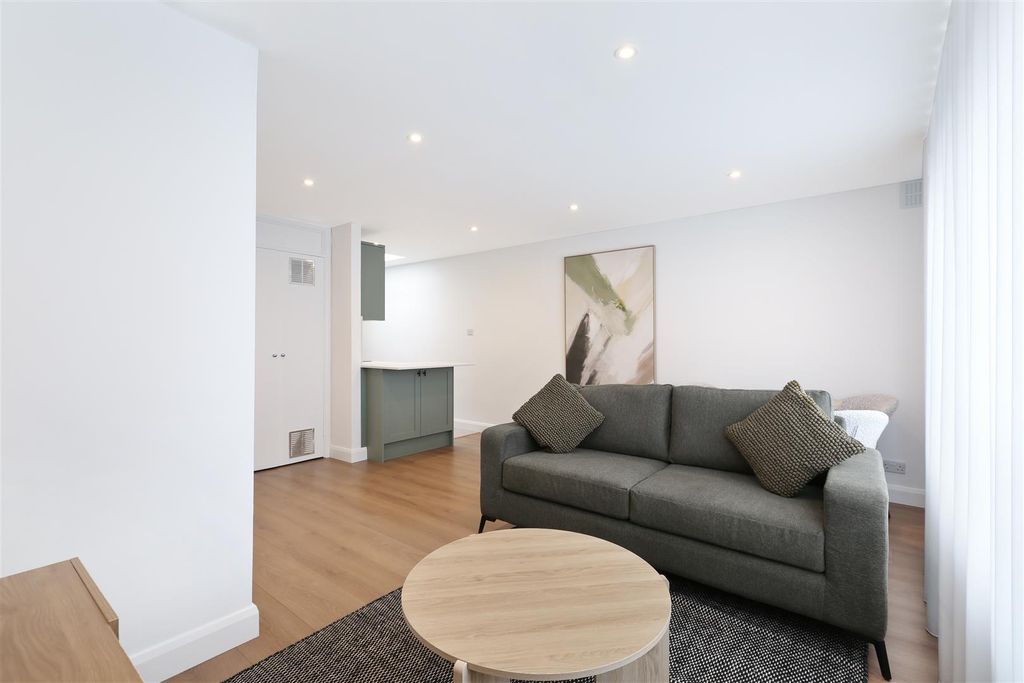 Property photo 3 of 8 Ach_3328.Jpg