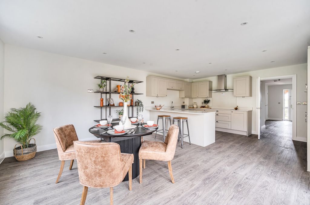 Additional image 11 of 4 bed detached house for saleHackney Way, Mortimer Common, Reading, Berkshire RG7