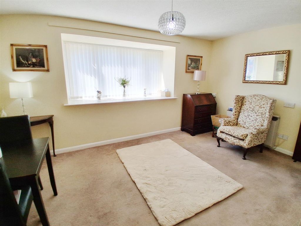 Property photo 2 of 9 1