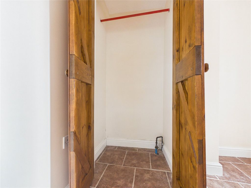 Property photo 3 of 7 Picture No. 06