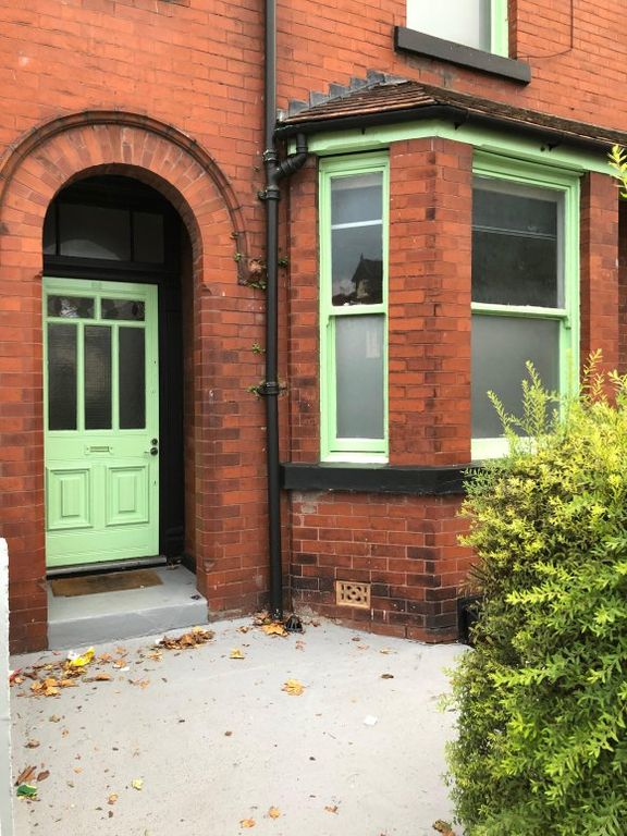 Property photo 1 of 19 Frontdoorpath.Jpg