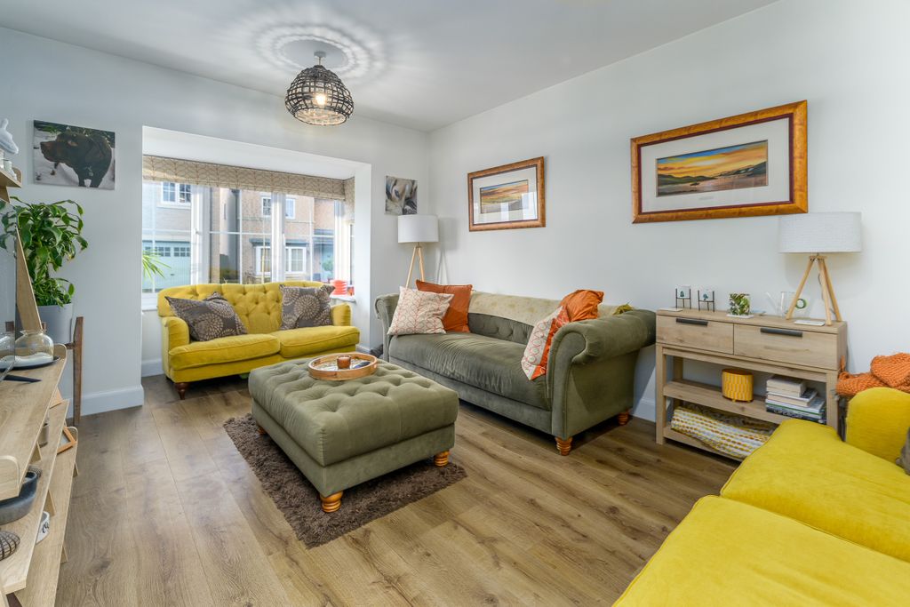 Property photo 2 of 35 Lounge-1