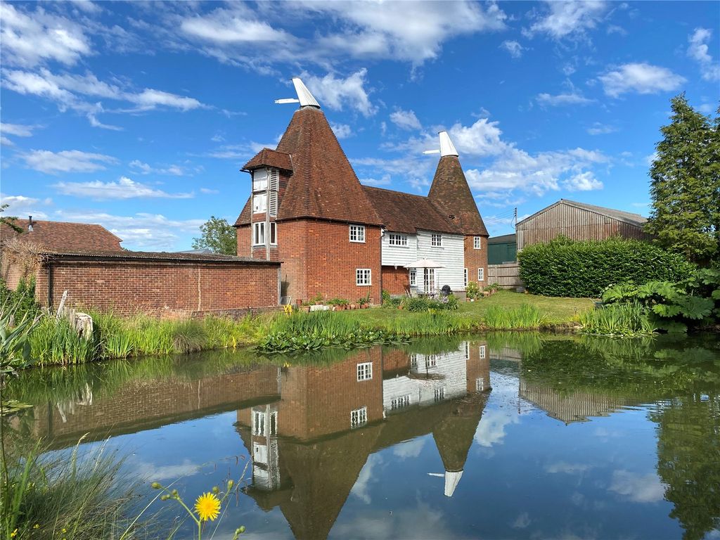Property photo 1 of 10 Doves Farm Oast
