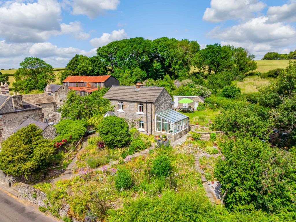 Property photo 1 of 32