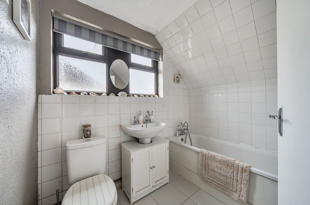 Property photo 3 of 11 1423200669A71Edaea4A9