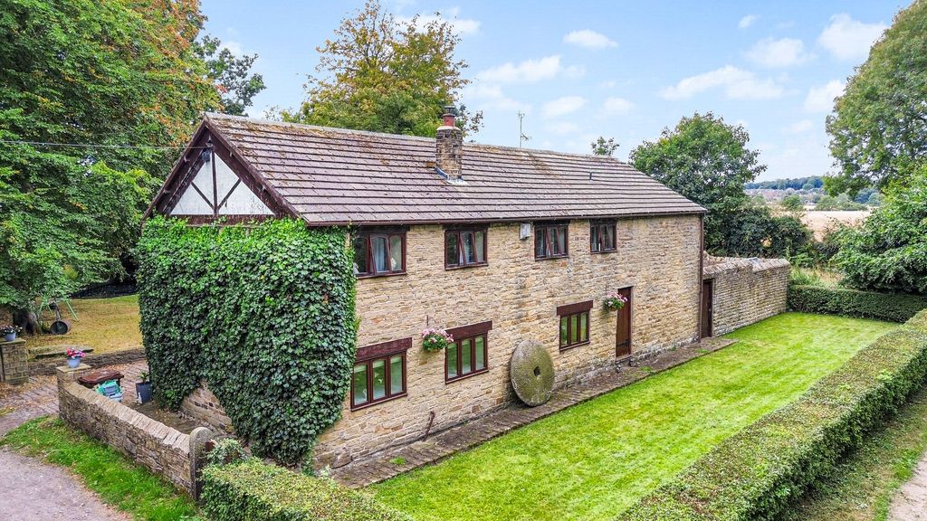 Property photo 2 of 42