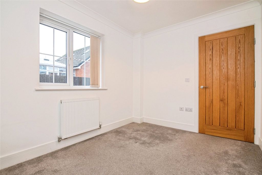 Property photo 3 of 22 Picture No. 02