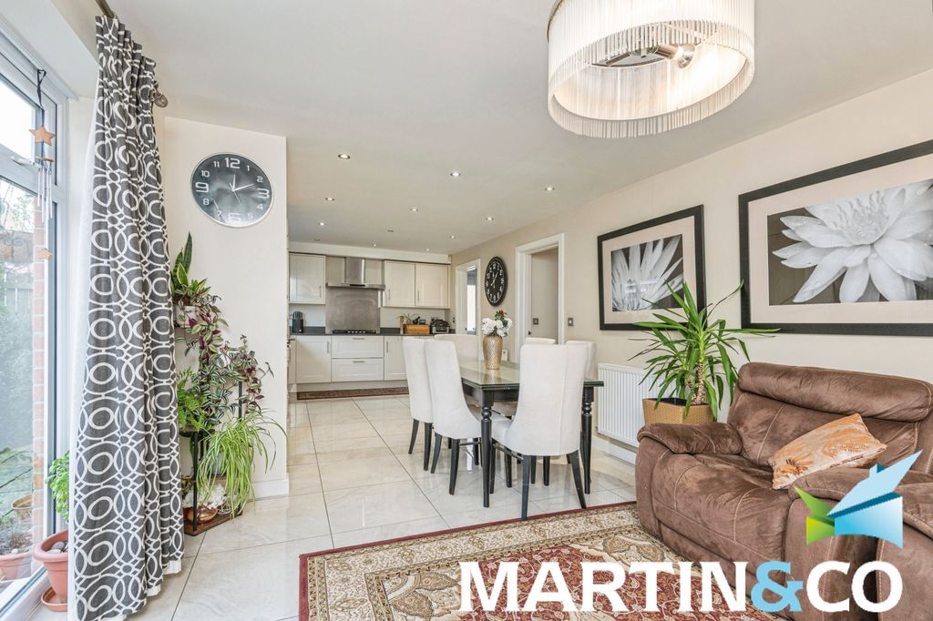 Property photo 3 of 27 Eb8Fa273-53 20- 206 20Stockbridge 20Way 20Wf1 202F