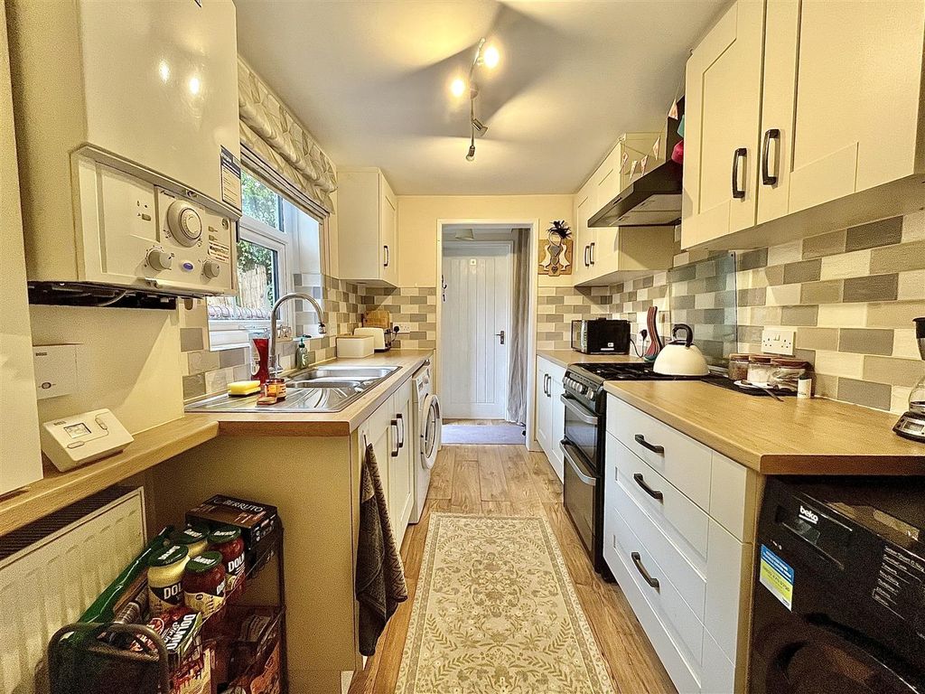 Property photo 2 of 14