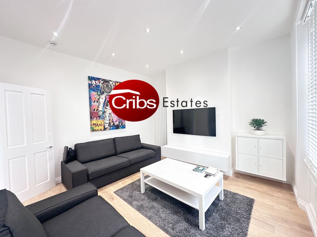 Property photo 1 of 8 Double Room To Rent In Sw9