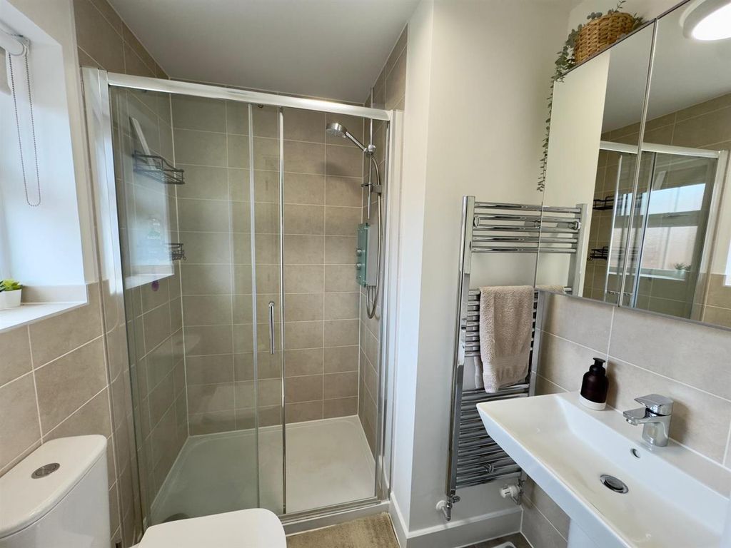Additional image 15 of 3 bed detached house for saleWebb Close, Hook RG27
