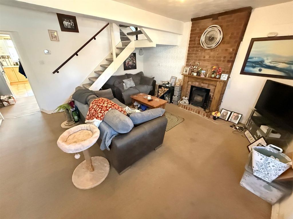Property photo 2 of 14 Lounge