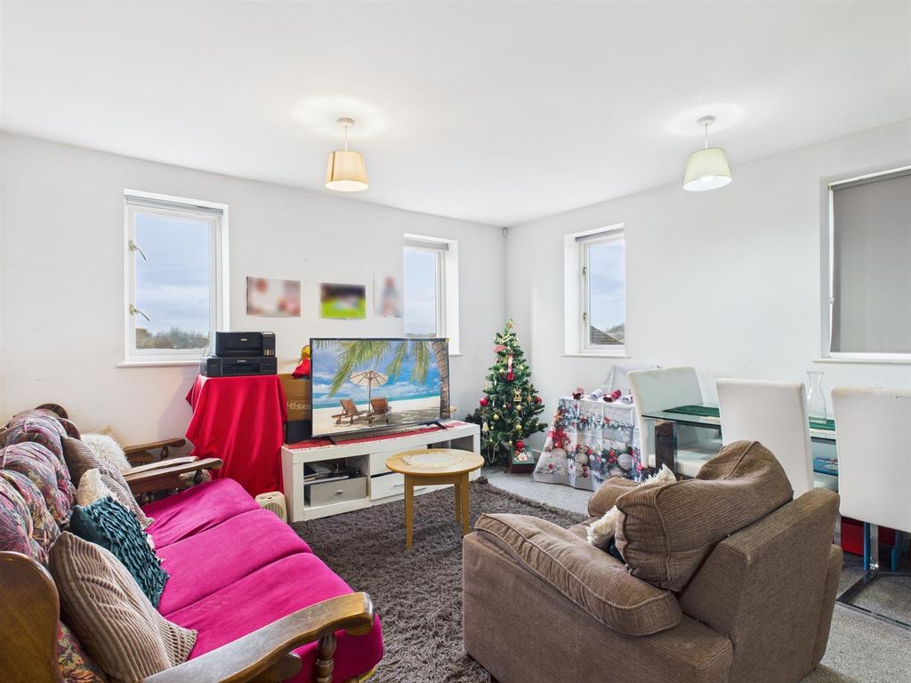 Property photo 3 of 6 Cam02435G0-Pr0100-Still005.Jpg