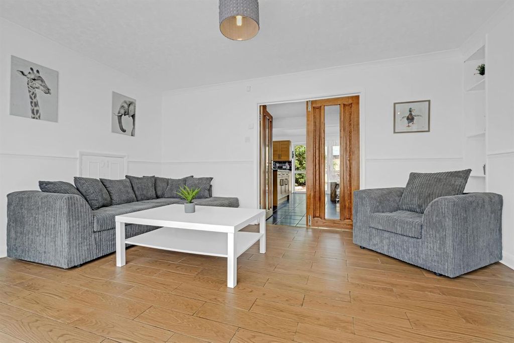 Property photo 2 of 29