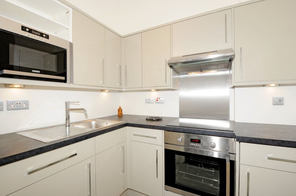 Property photo 2 of 5 Kitchen