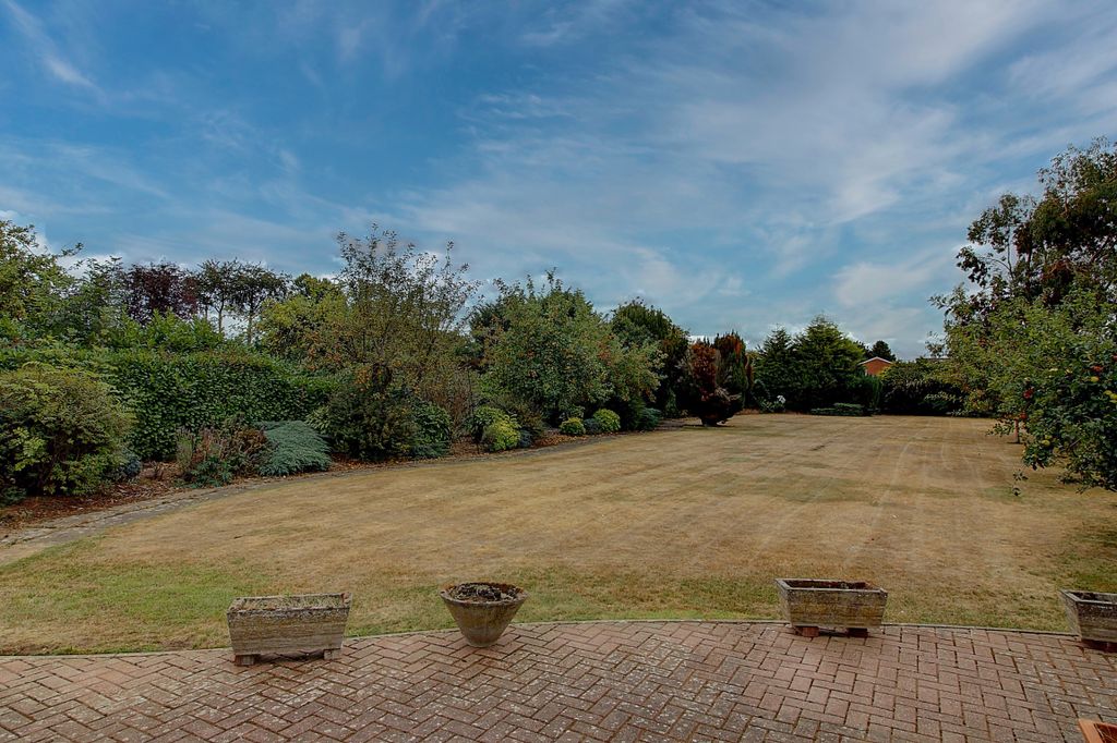 Property photo 3 of 21 3. Rear Garden