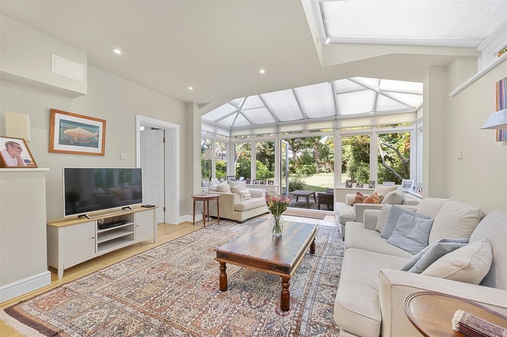 Property photo 2 of 19 26 Montana Road,12.Jpg