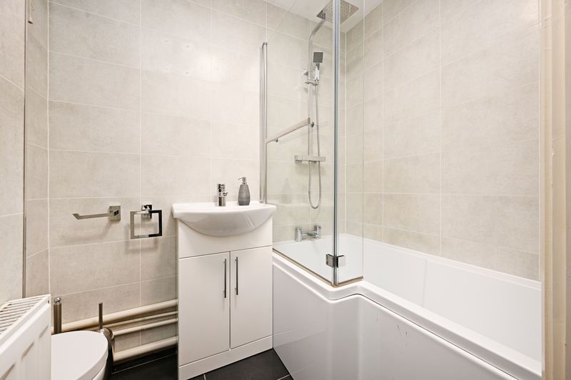 Property photo 3 of 11 Bathroom