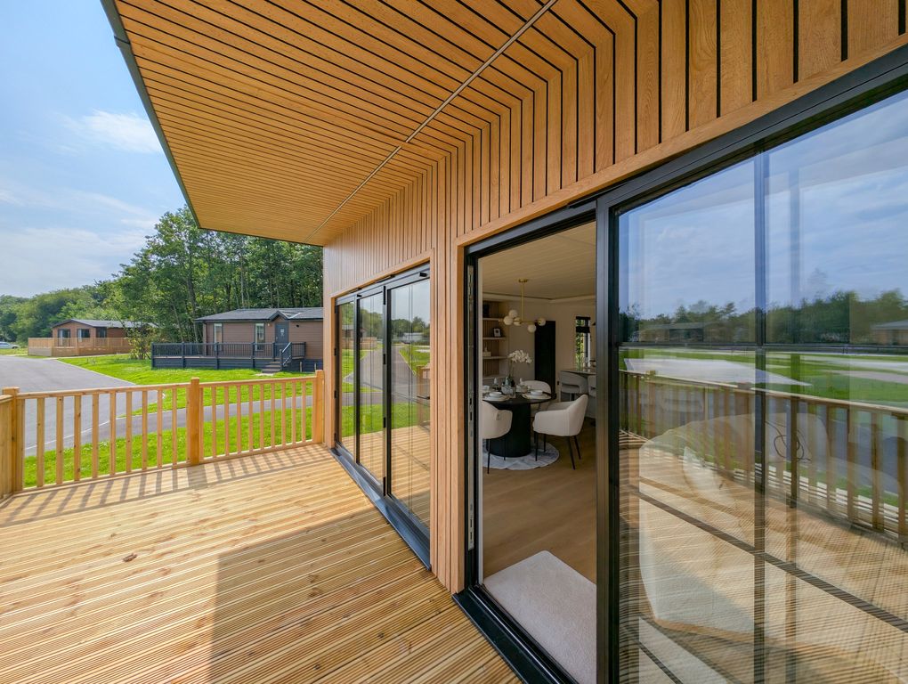 Property photo 1 of 27