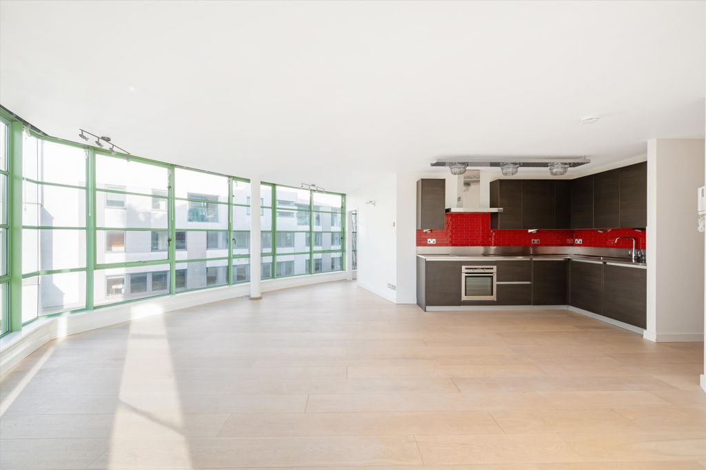 Property photo 1 of 9 Image