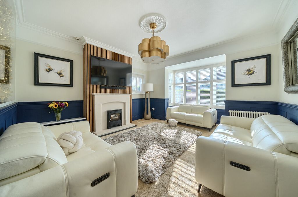 Property photo 2 of 48 1342307-1-68A8Cf9...
