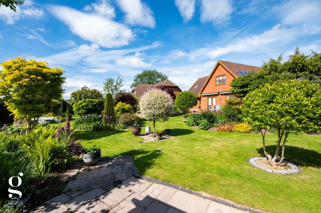 Property photo 3 of 44
