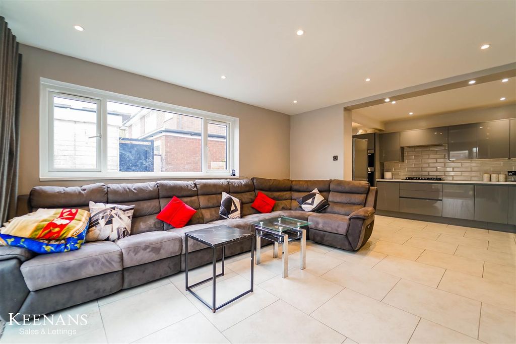 Property photo 2 of 12 2.Jpg