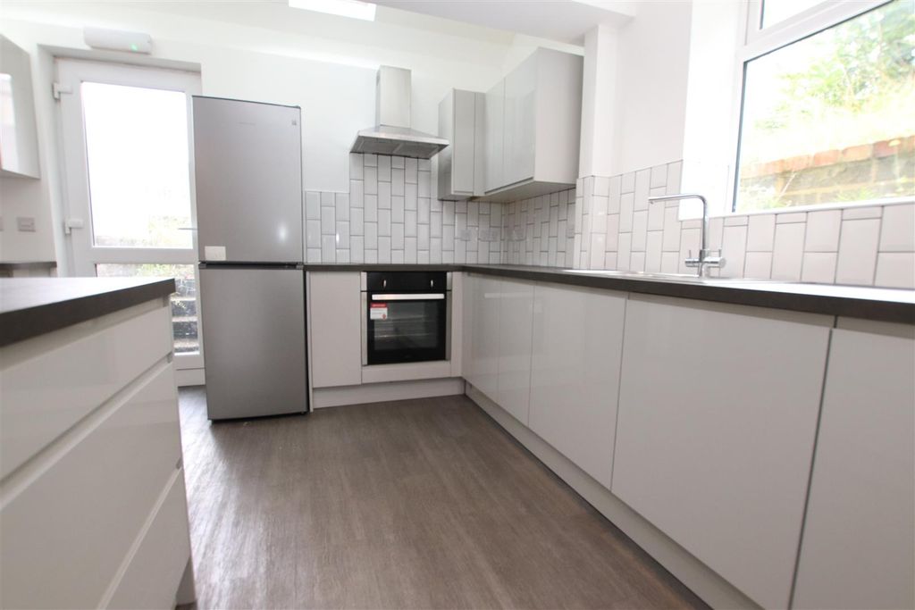 Property photo 2 of 15 Kitchen.Jpg