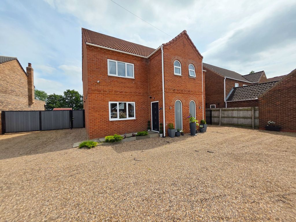 Property photo 2 of 38