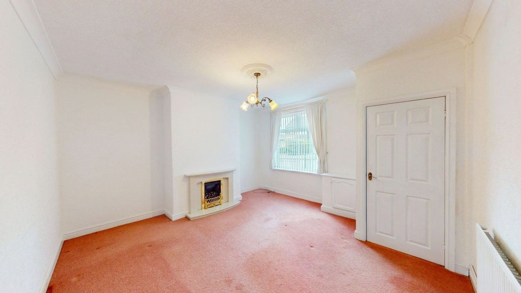 Property photo 2 of 8 Lounge