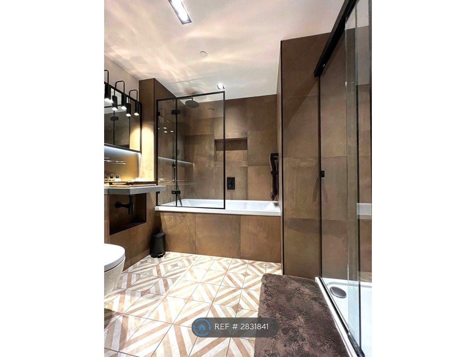 Property photo 3 of 14 Bathroom