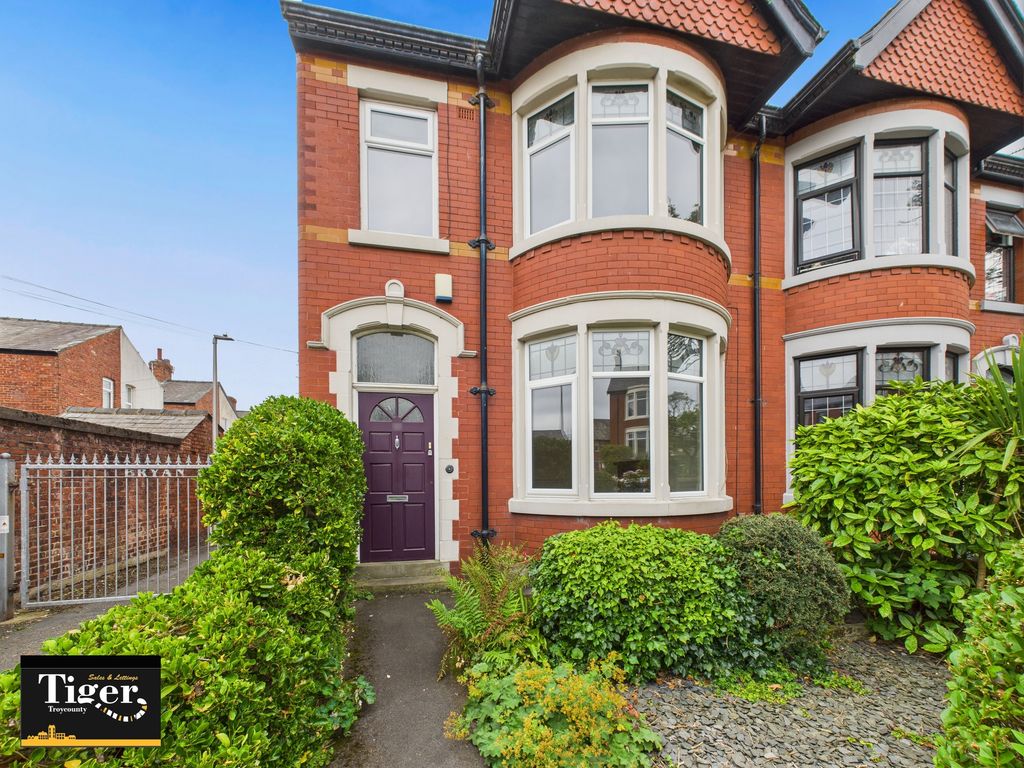Property photo 1 of 18 Cam03440G0-Pr0394-Still017