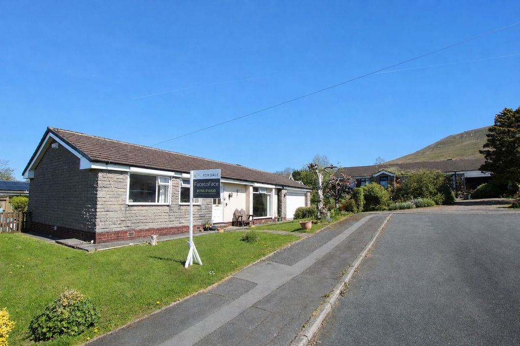 Property photo 1 of 34