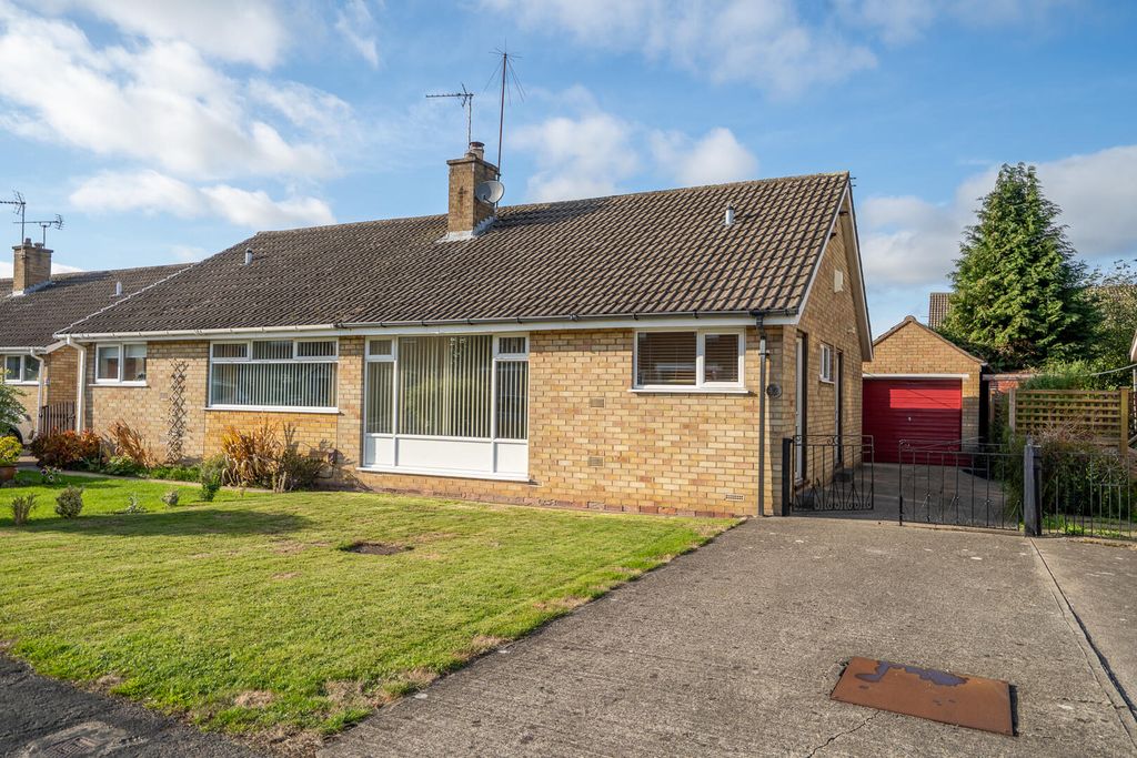 Property photo 1 of 11 Front (Exterior)