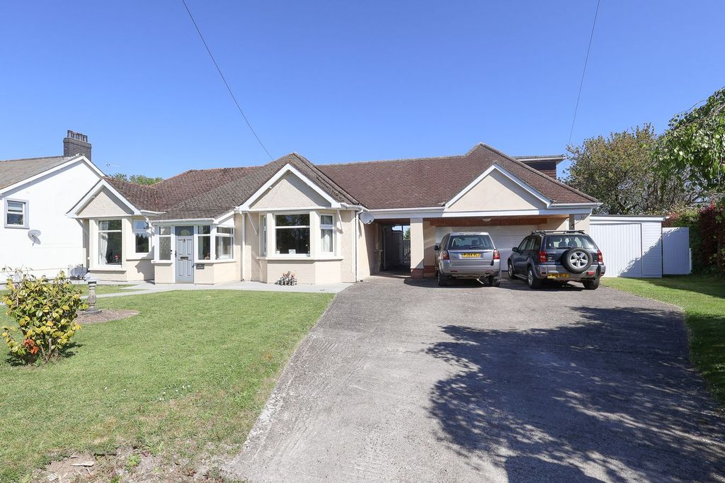 Property photo 1 of 28