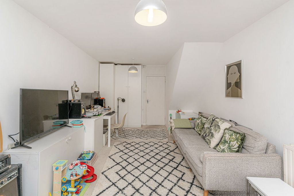 Property photo 3 of 19