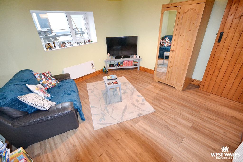 Additional image 28 of 6 bed detached bungalow for saleKings Park, Templeton, Narberth SA67