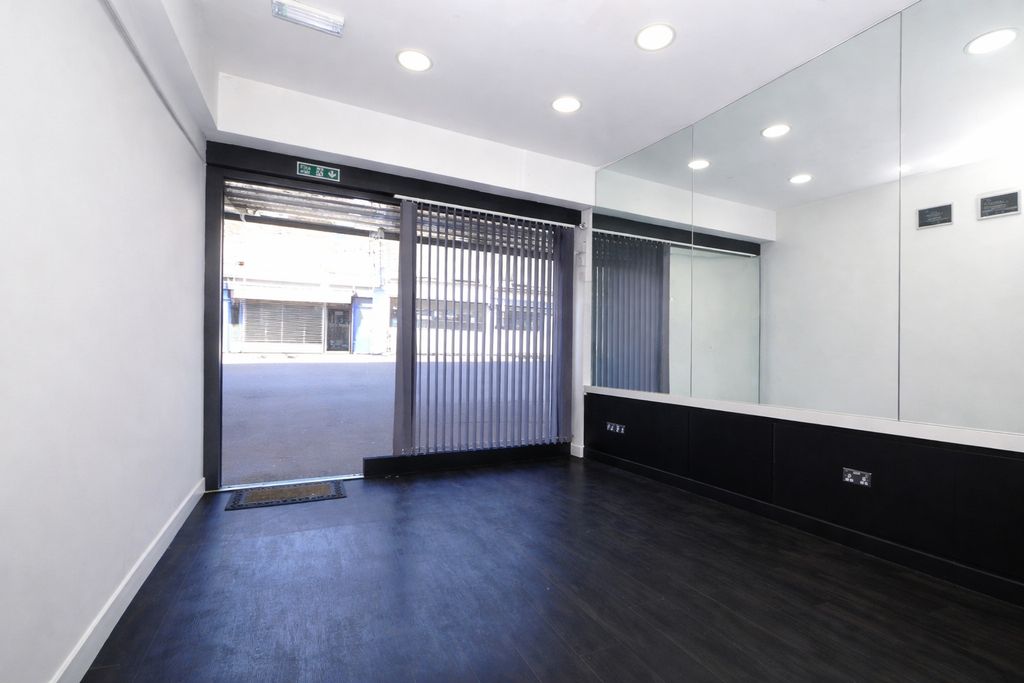 Property photo 1 of 9 4369560