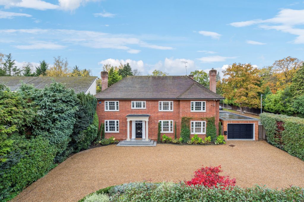 Property photo 1 of 28