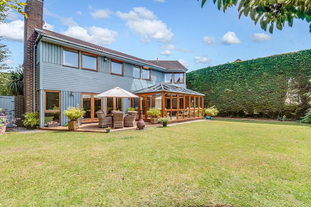 Property photo 1 of 31