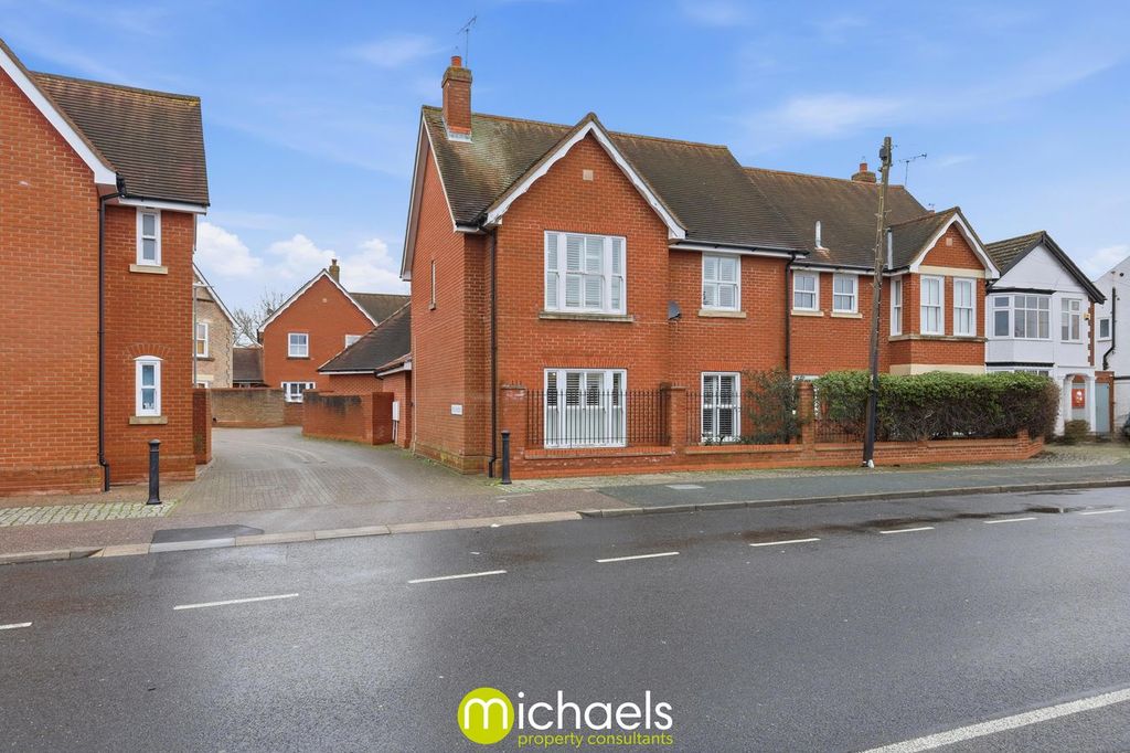 Property photo 2 of 31