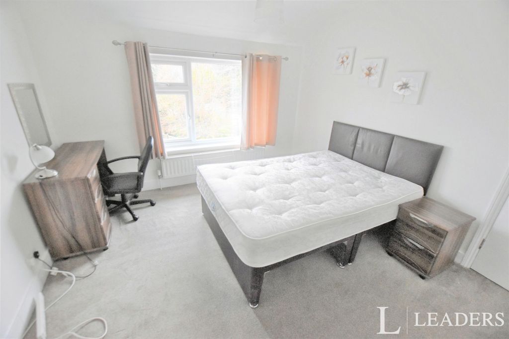 Property photo 2 of 8 Pbox-Img.Jpg