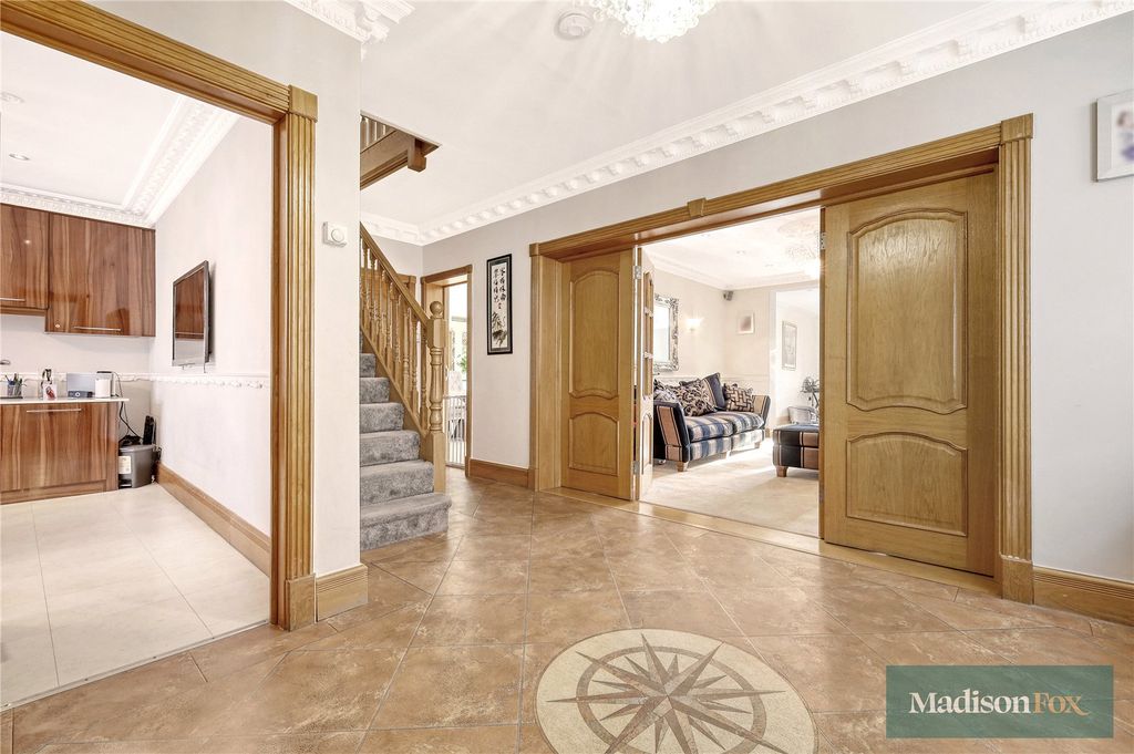 Property photo 2 of 47 Picture No. 01