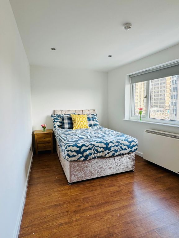 Property photo 3 of 6