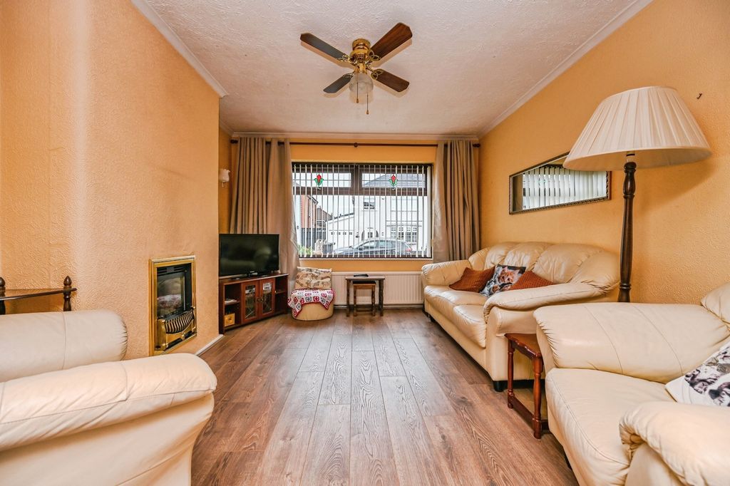 Property photo 2 of 12 Pbox-Img.Jpg