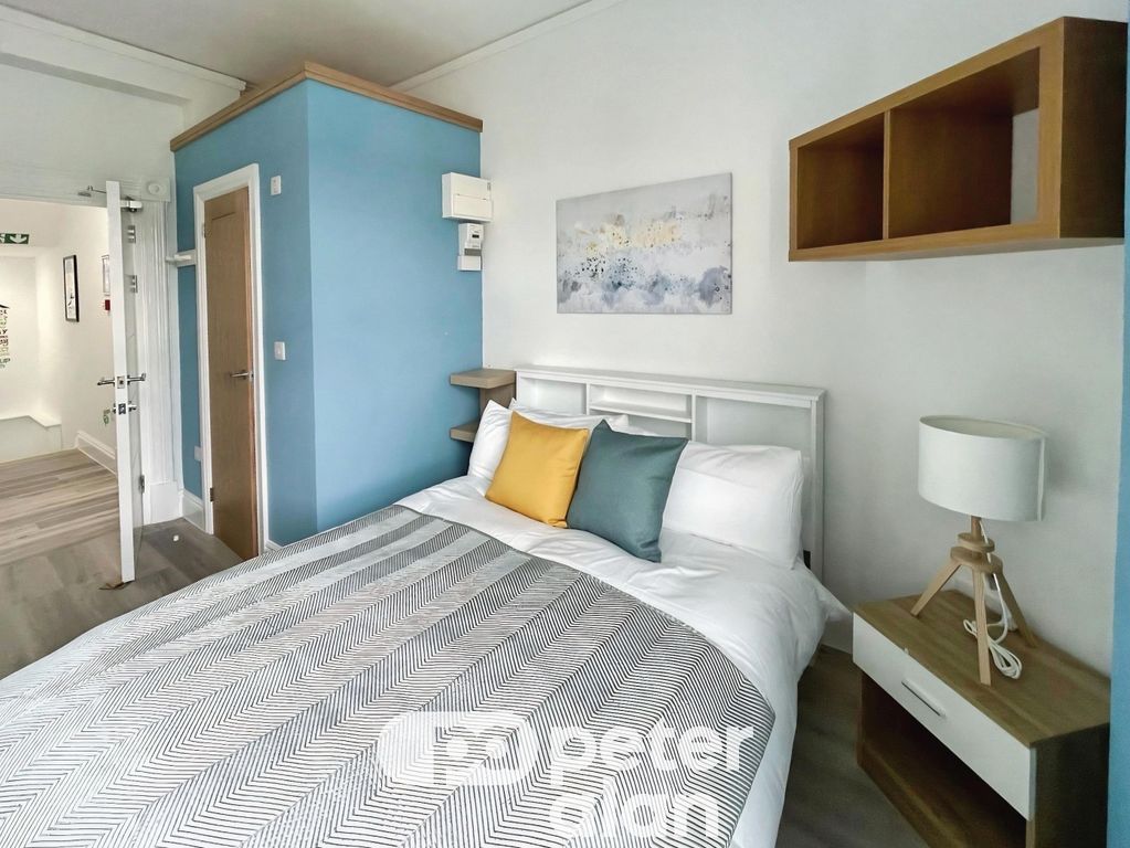 Property photo 1 of 8 Bed1