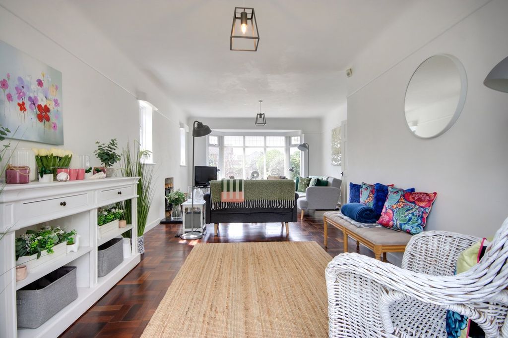 Property photo 3 of 20