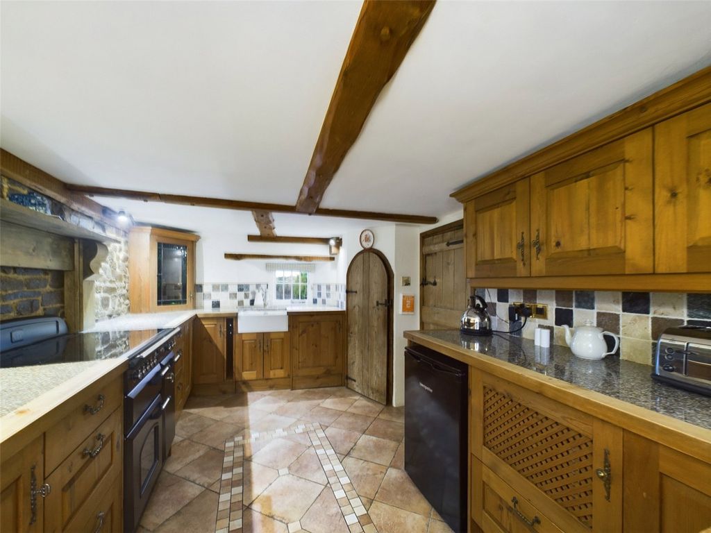 Property photo 3 of 26 Picture No. 05